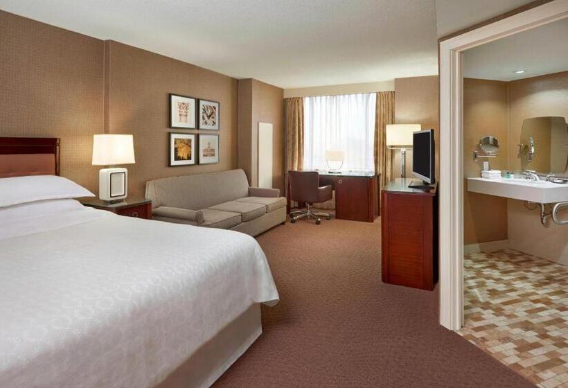 Номер Премиум, Sheraton Parkway Toronto North Hotel & Suites