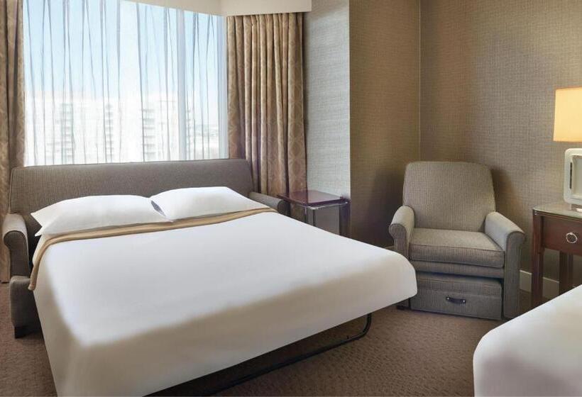 Номер Клуб Кровать Кинг, Sheraton Parkway Toronto North Hotel & Suites