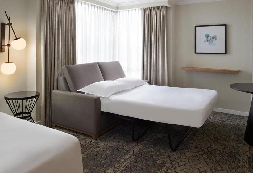 Люкс Superior, Sheraton Parkway Toronto North Hotel & Suites