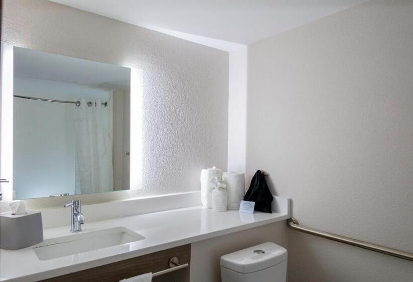 Номер Deluxe Адаптированный для Инвалидов, Holiday Inn Express Rocky Mount Sports Center By Ihg