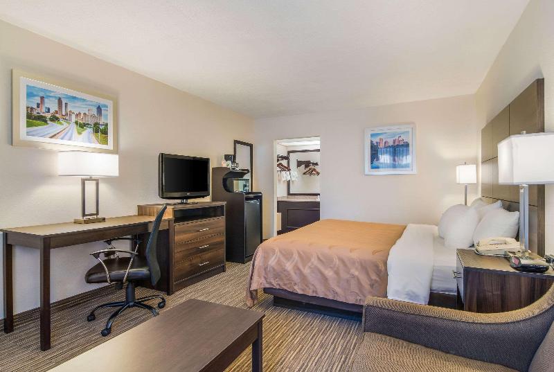 스탠다드 룸 킹사이즈 침대, Quality Inn Suwanee I85