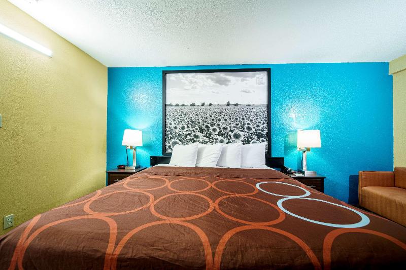 Номер Deluxe Кровать Кинг, Super 8 By Wyndham Wichita Airport West Kellogg