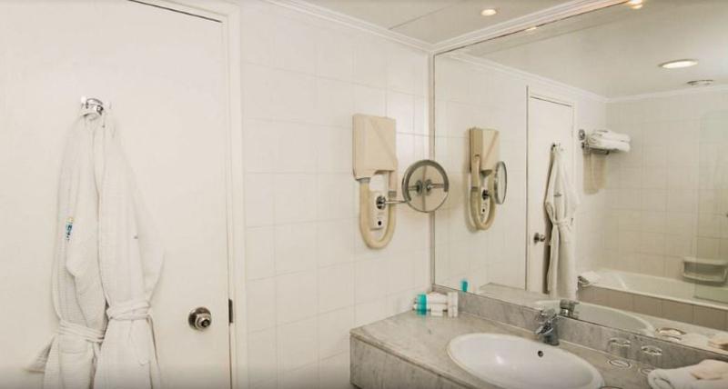 סוויטת ג'וניור, Coral Beach Hotel & Resort Cyprus