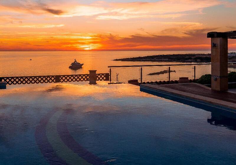 סוויטה, Coral Beach Hotel & Resort Cyprus