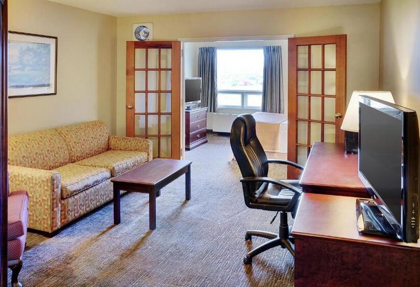 Люкс, Travelodge Hotel By Wyndham Sudbury