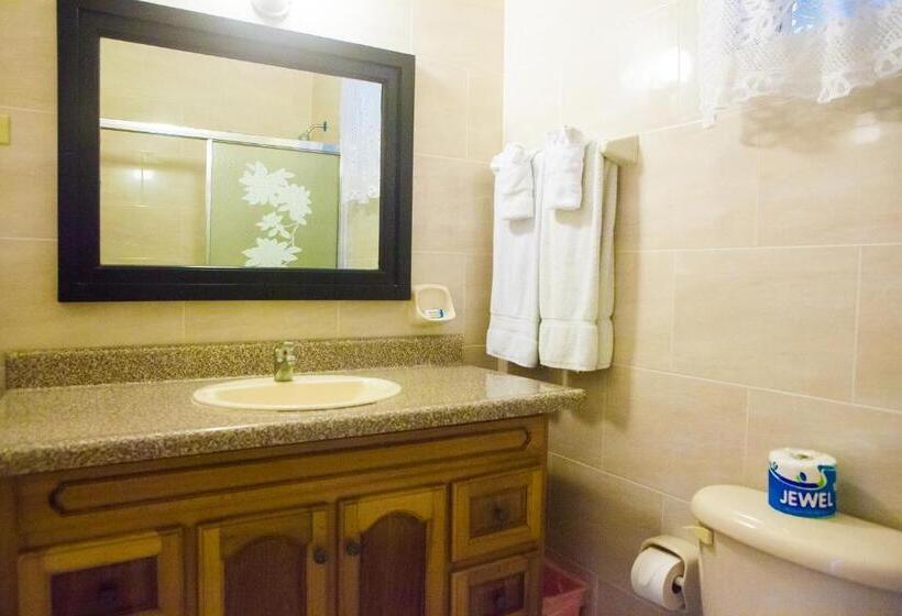 استودیوی استاندارد با چشم‌انداز دریا, Caribic House