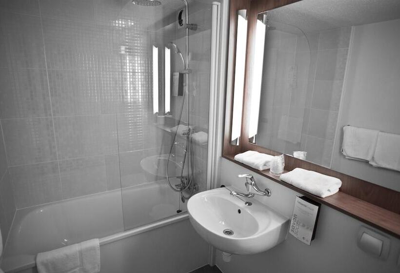Номер Стандарт, Campanile Evry Est Saint Germain Les Corbeil