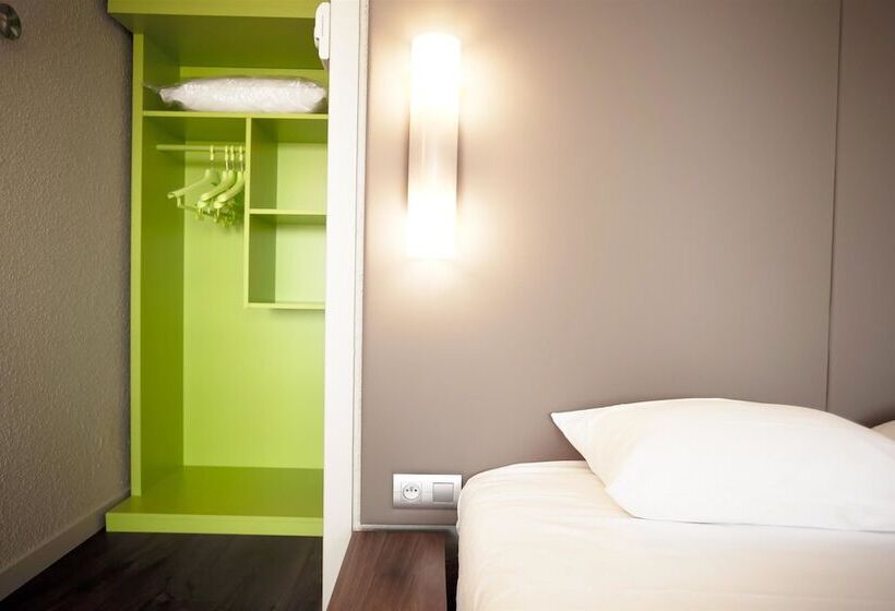Номер Стандарт, Campanile Evry Est Saint Germain Les Corbeil