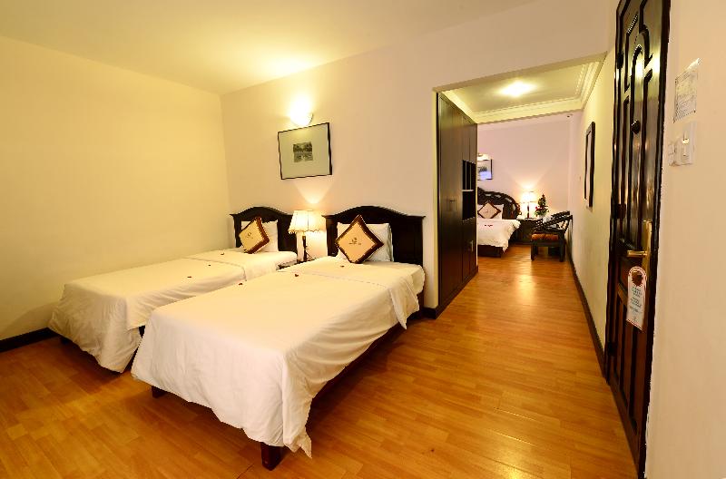 اتاق خانوادگی تودرتو, Century Riverside Hotel Hue