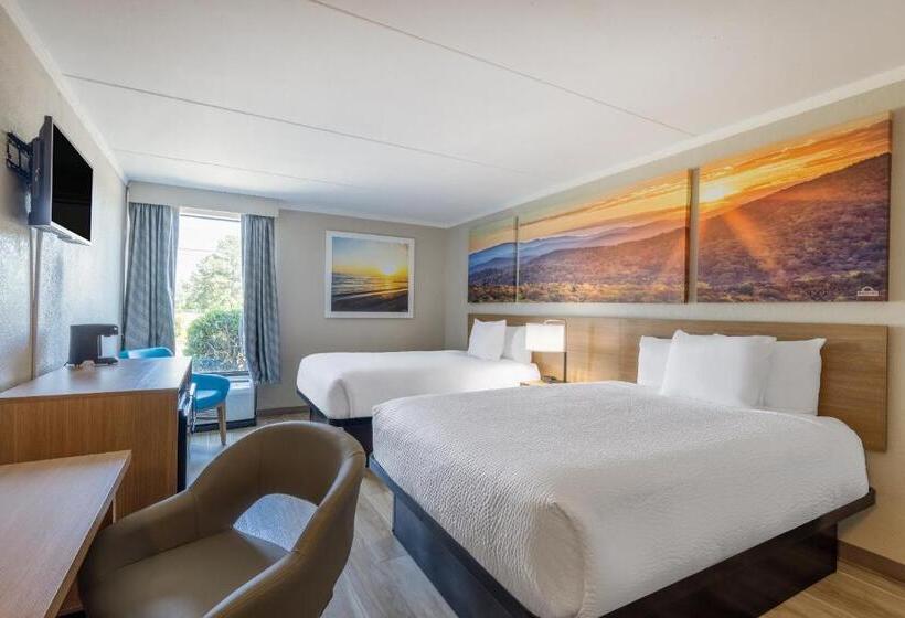 חדר סטנדרט, Days Inn & Suites By Wyndham Fort Bragg/cross Creek Mall