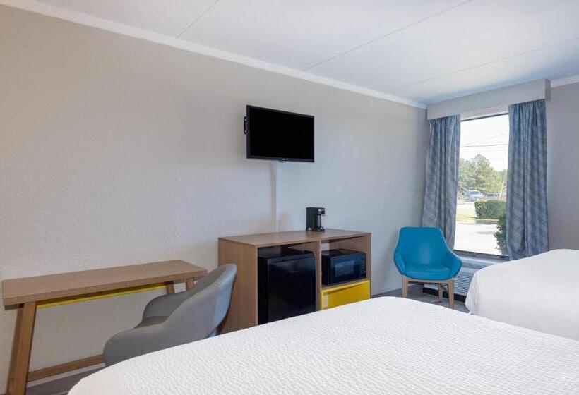 Номер Стандарт, Days Inn & Suites By Wyndham Fort Bragg/cross Creek Mall