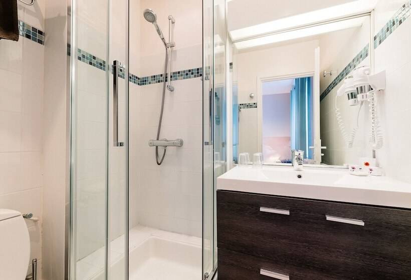 Номер Стандарт, Hôtel Laminak, The Originals Relais