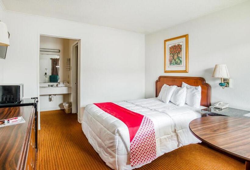 חדר סטנדרט עם מיטת קינג, OYO Hotel San Antonio East