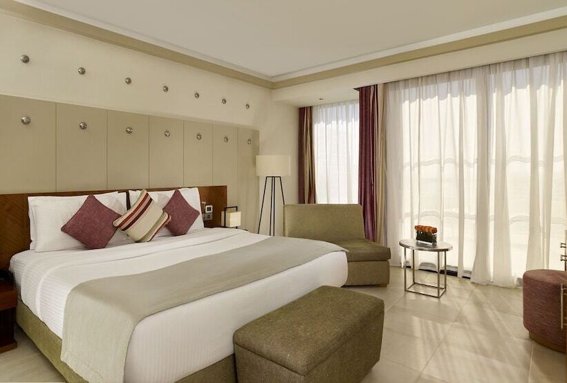 اتاق استاندارد با چشم‌انداز استخر, Coral Sea Imperial Coral Sea Sensatori