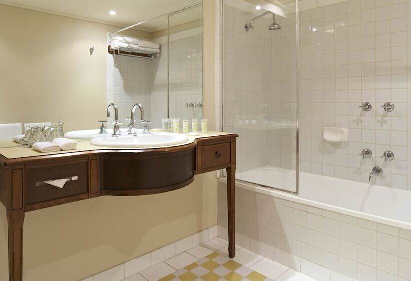 스탠다드 스튜디오, Grand Hotel Melbourne