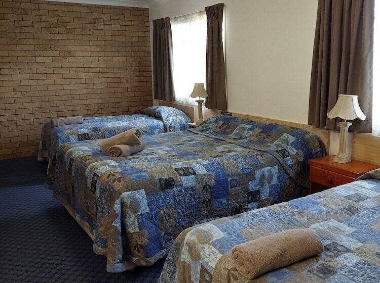 패밀리 룸, Settlers Motor Inn