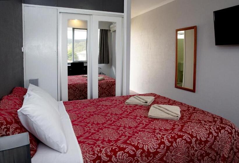 اتاق استاندارد, White Manor Motel
