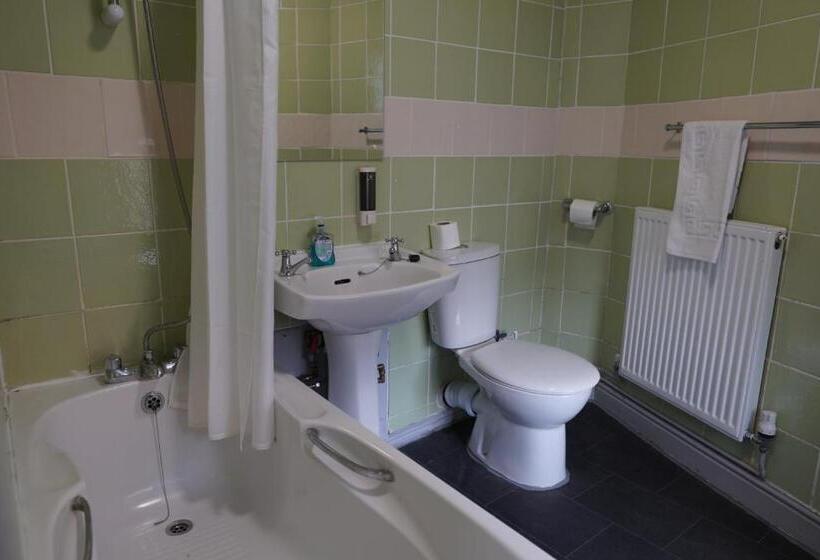 Четырехместный Номер Стандарт, Royal Hotel Kettering