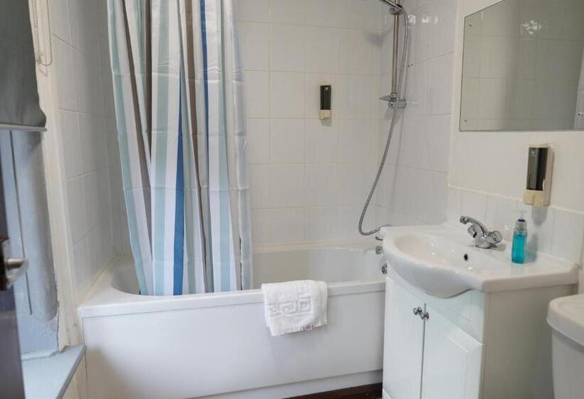 Номер Стандарт, Royal Hotel Kettering