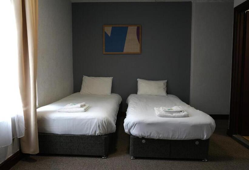 Номер Стандарт Трехместный, Royal Hotel Kettering