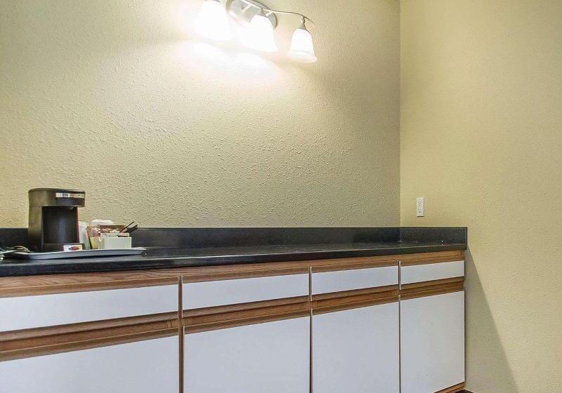 Люкс Кровать Кинг, Quality Inn