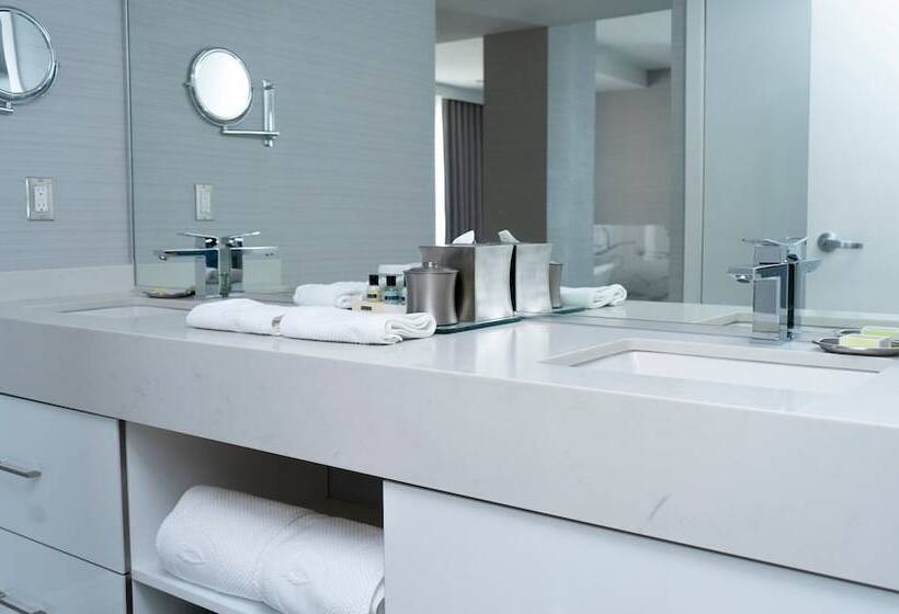 Пентхаус, Executive Plaza Hotel & Conference Centre, Metro Vancouver