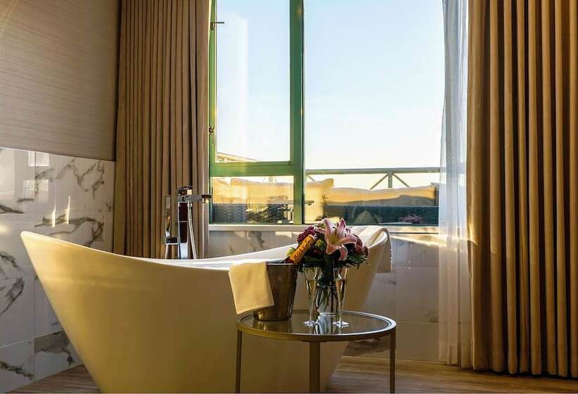 Пентхаус, Executive Plaza Hotel & Conference Centre, Metro Vancouver