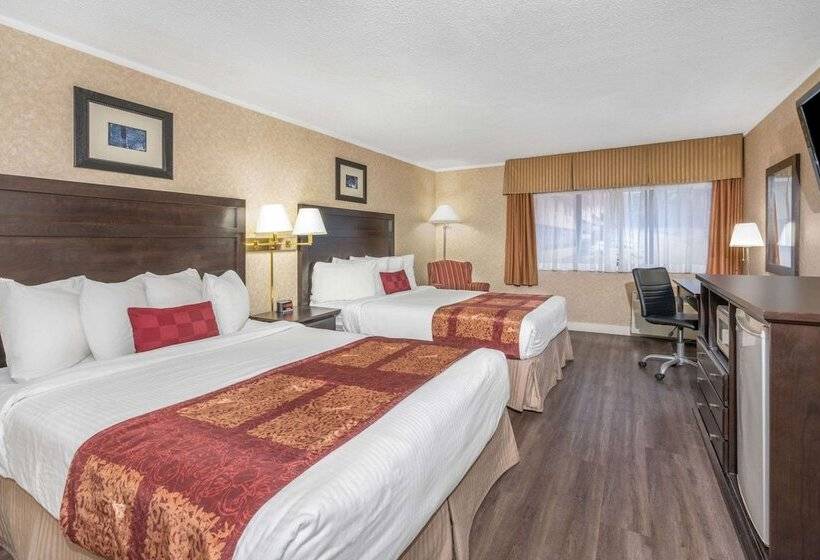 Номер Стандарт 2 Двуспальные Кровати, Ramada By Wyndham Coquitlam