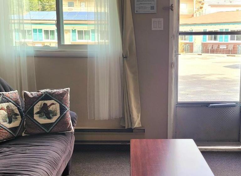 Люкс, Lido Motel
