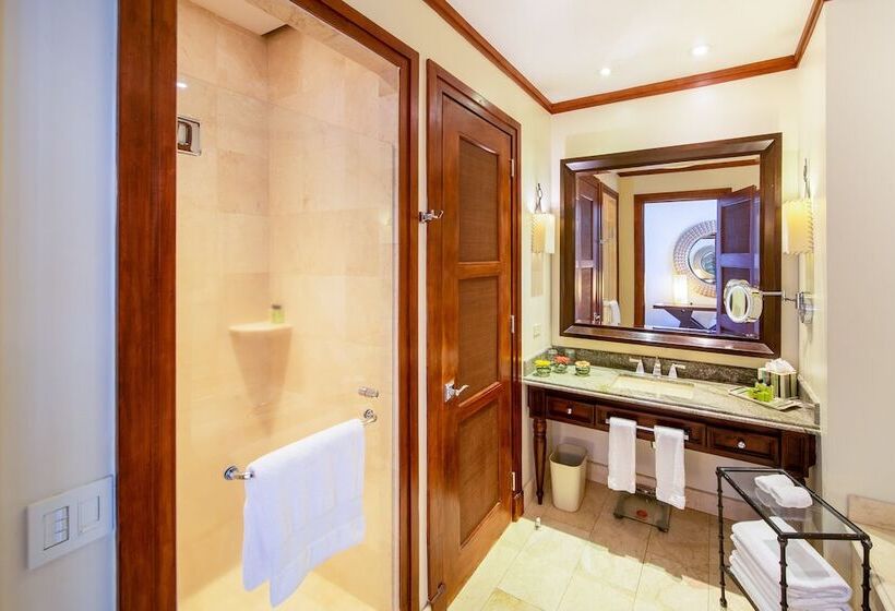 Номер Premium с Балконом, Intercontinental Costa Rica At Multiplaza Mall, An Ihg