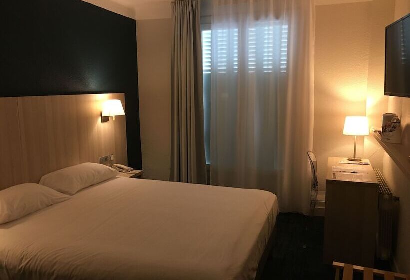 Номер Стандарт, Hôtel Christina Lourdes