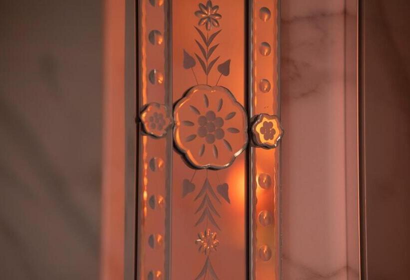 اتاق سوپریور, Odeon