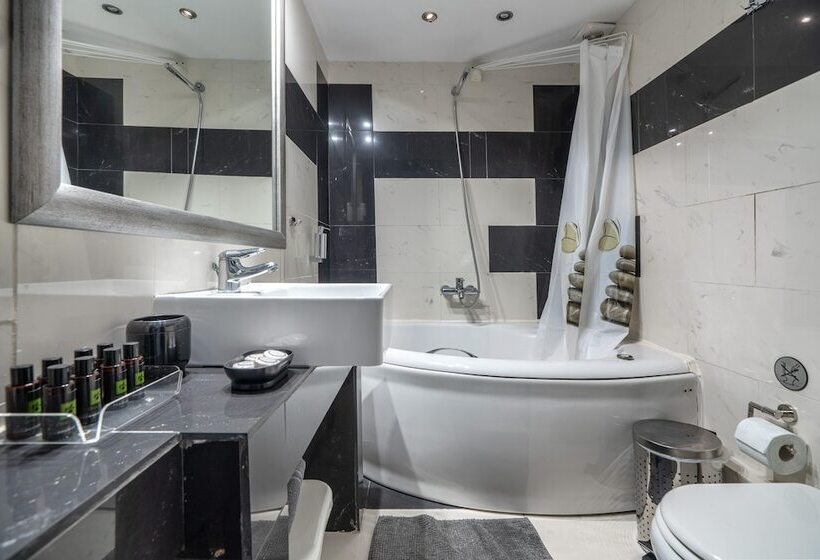 Deluxe Suite Sea View, Arco Beach
