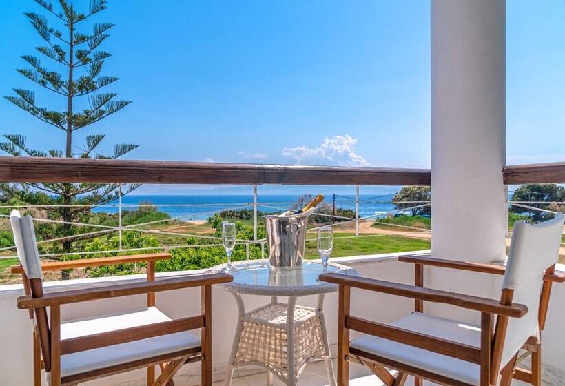 Deluxe Suite Sea View, Arco Beach
