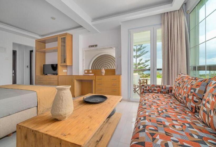 Deluxe Suite Sea View, Arco Beach