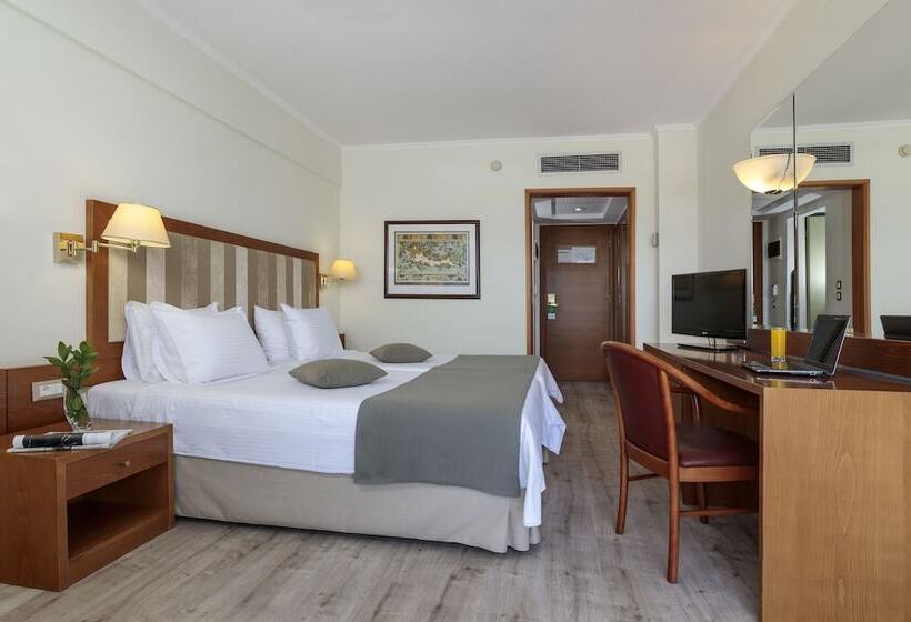 스탠다드 도시전망 룸, Best Western Plus Hotel Plaza