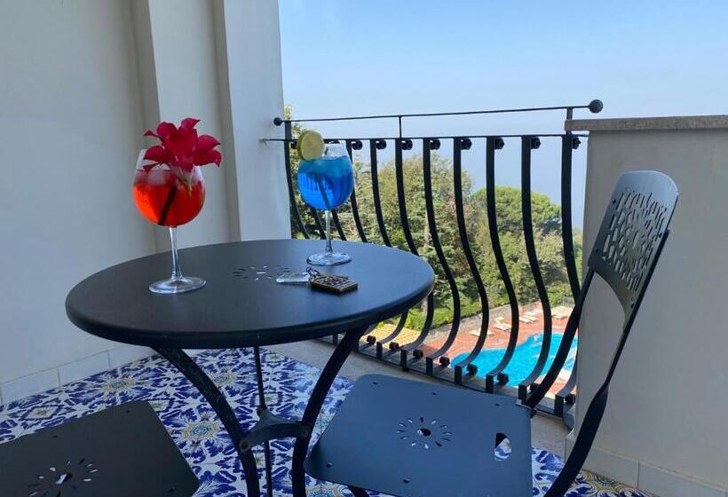 Номер Стандарт Вид на Море с Балконом, Grand Hotel Hermitage