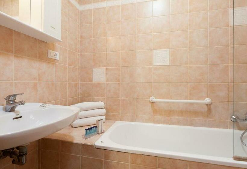 Habitación Estándar, Kennedy
