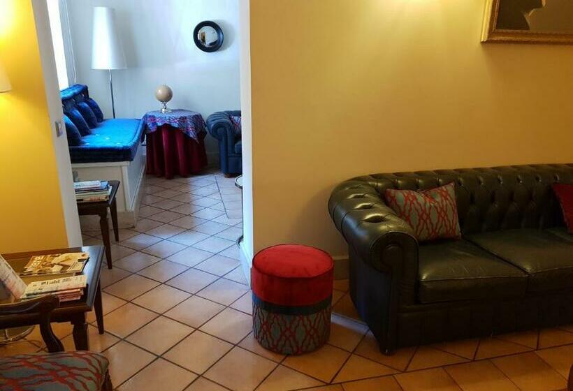Habitación Estándar, Kennedy
