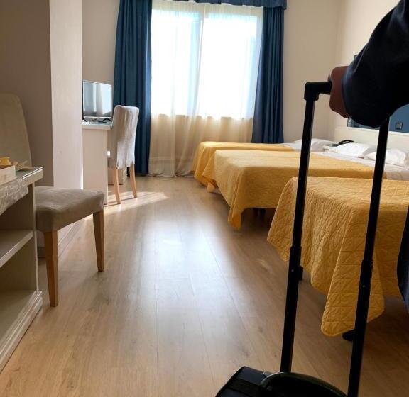 Номер Стандарт Трехместный, Il Grifo Hotel E Bisteccheria Toscana