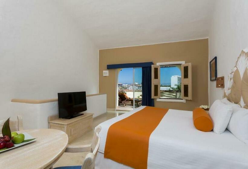 Deluxe Room King Size Bed, Flamingo Vallarta Hotel & Marina