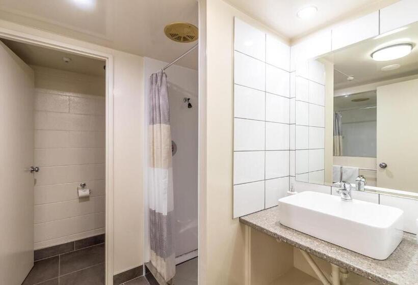 Семейные Апартаменты 3 Спальни, Admirals Motor Inn
