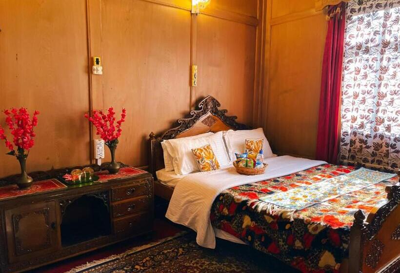 اتاق لوکس, The Heritage Gemini Group Of Houseboat