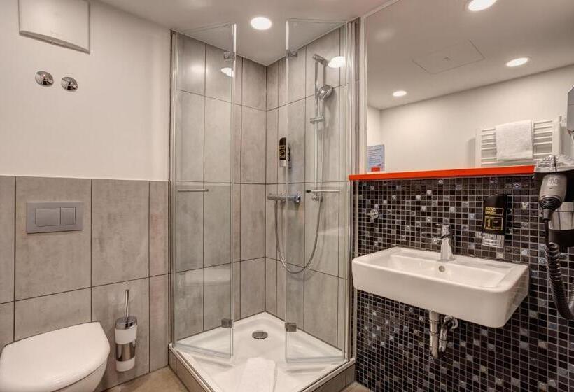 Номер Стандарт, Meininger Hotel München Olympiapark
