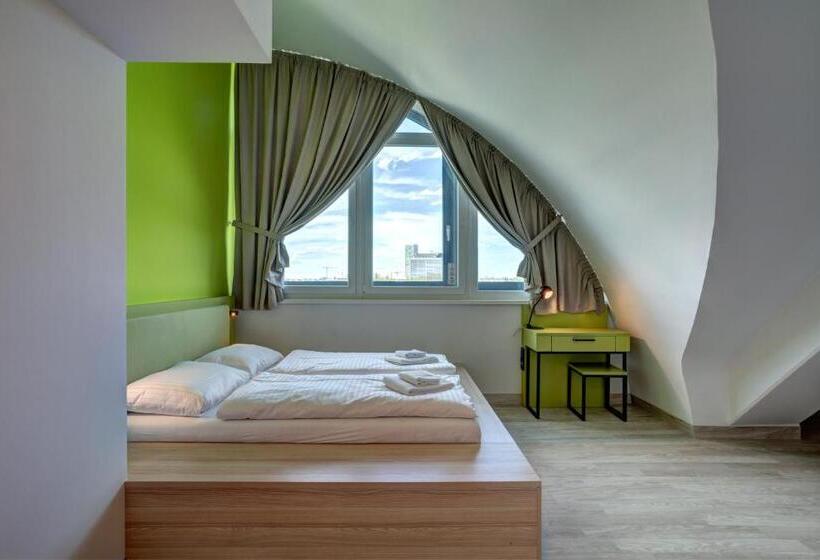Номер Стандарт Трехместный, Meininger Hotel München Olympiapark