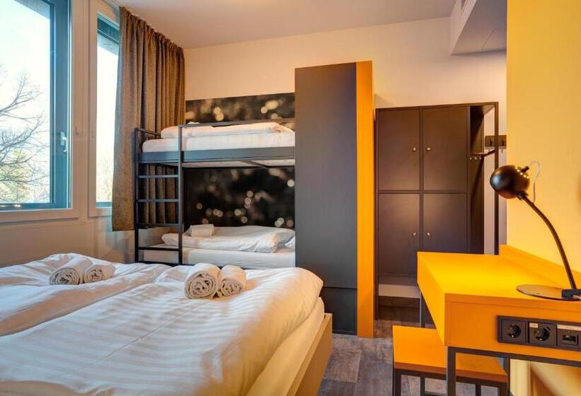 Четырехместный Номер Стандарт, Meininger Hotel München Olympiapark