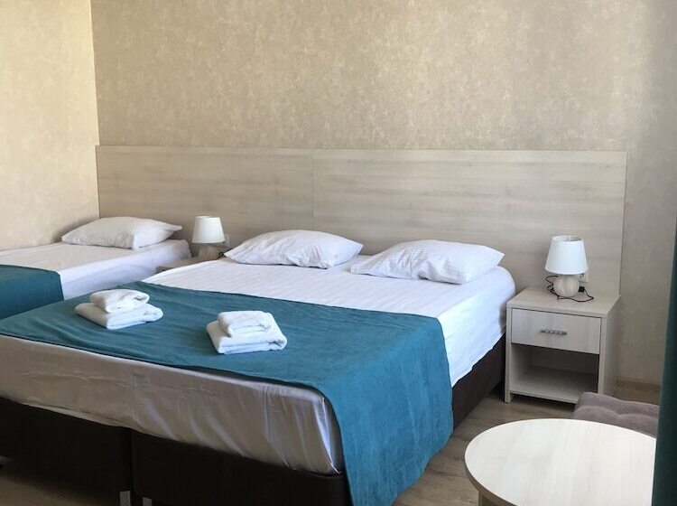 Quarto Triplo Estandar, Guest House Na Tsvetochnoy