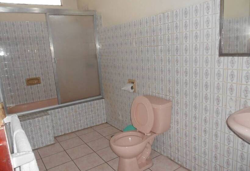 Номер Стандарт Трехместный, Hostal Jhuliana
