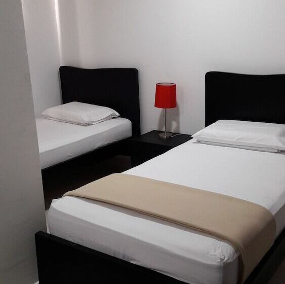اتاق استاندارد چهار تخته, Macal Plaza