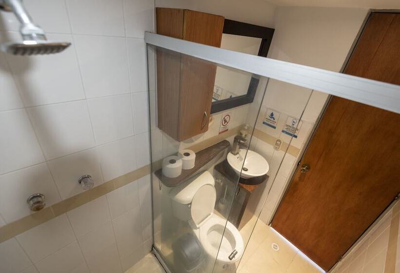 اتاق لوکس با بالکن, Poblado Guest House